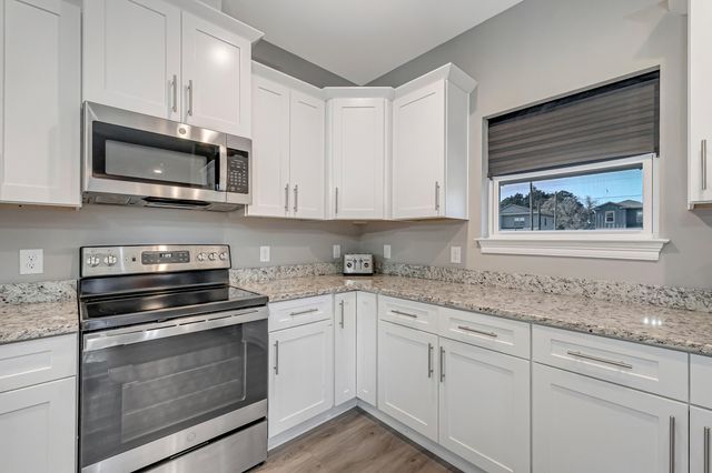 2339 Hadleigh Hills Court, Navarre, FL 32566