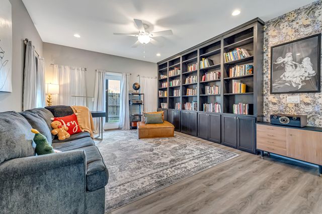 2339 Hadleigh Hills Court, Navarre, FL 32566