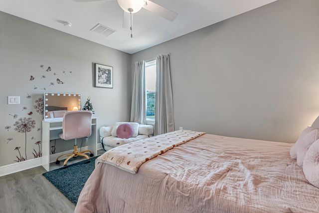 2339 Hadleigh Hills Court, Navarre, FL 32566