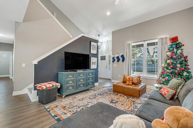 2339 Hadleigh Hills Court, Navarre, FL 32566