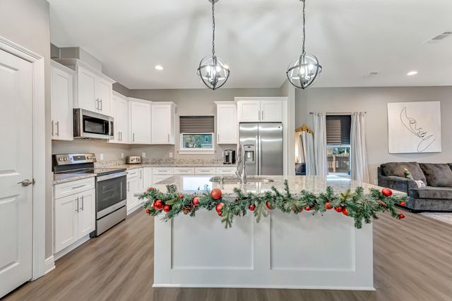 2339 Hadleigh Hills Court, Navarre, FL 32566