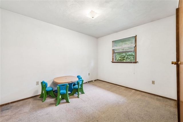 131 Pershing Ave, Bullskin Twp, PA 15666