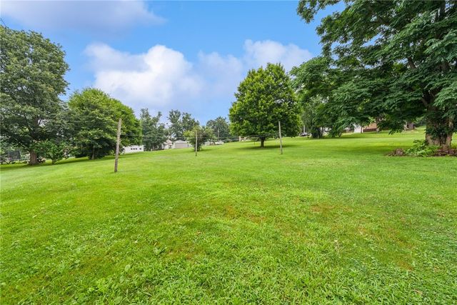 131 Pershing Ave, Bullskin Twp, PA 15666