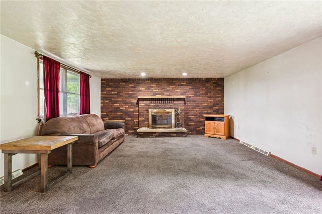 131 Pershing Ave, Bullskin Twp, PA 15666