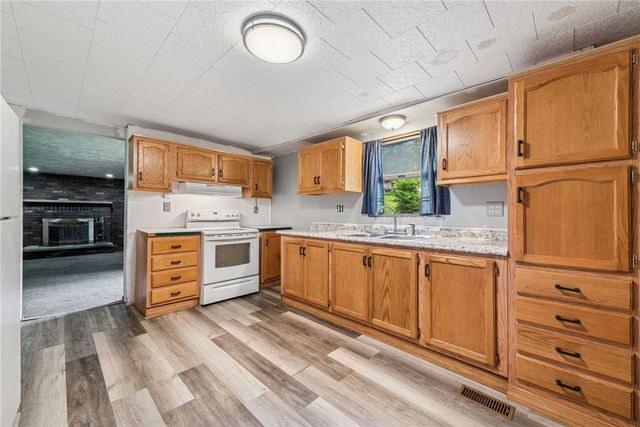 131 Pershing Ave, Bullskin Twp, PA 15666