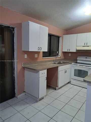 28322 SW 141st Ct, Homestead, FL 33033