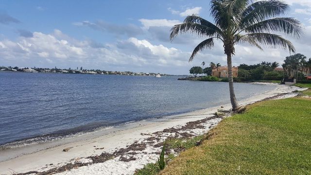 118 Ocean Cay Way, Hypoluxo, FL 33462