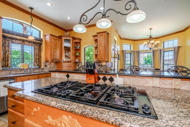33 CANYON RIM Drive, Canyon, TX 79015