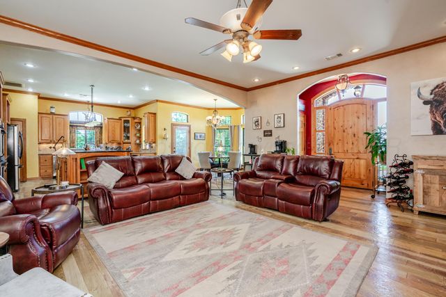 33 CANYON RIM Drive, Canyon, TX 79015