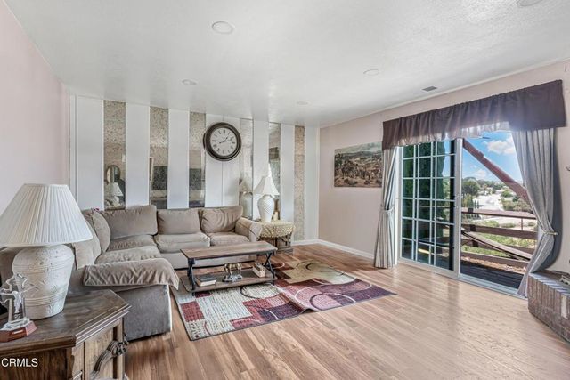 817 Benson Way, Thousand Oaks, CA 91360