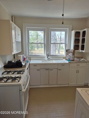 901 Beverly Avenue, Ocean Twp, NJ 07712