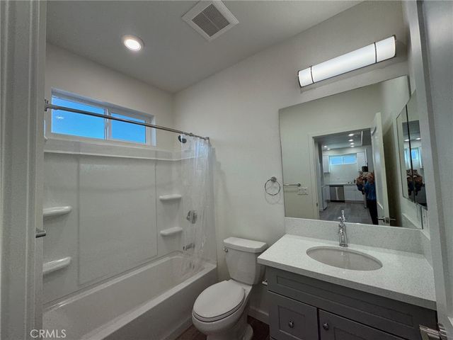 9623 Haas Avenue, Los Angeles, CA 90047
