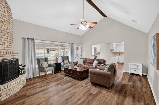 204 Nasturtium Street, Lake Jackson, TX 77566