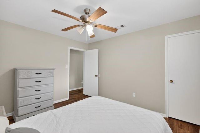 204 Nasturtium Street, Lake Jackson, TX 77566