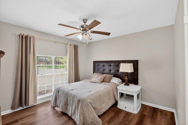 204 Nasturtium Street, Lake Jackson, TX 77566