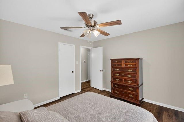204 Nasturtium Street, Lake Jackson, TX 77566