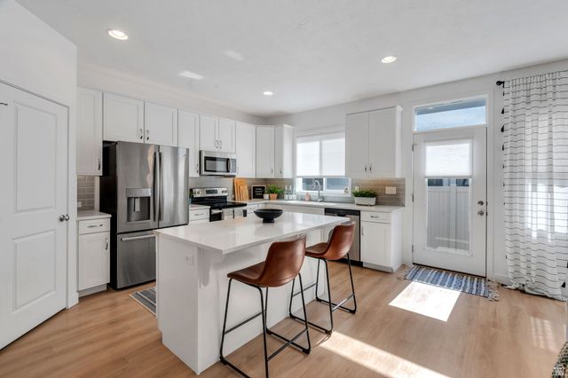 15253 S WILD HORSE WAY, Bluffdale, UT 84065