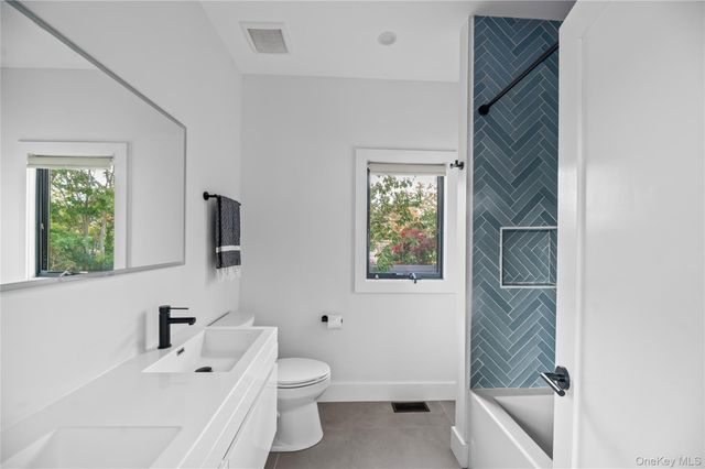 31 Atlantic Avenue, Seaview, NY 11770