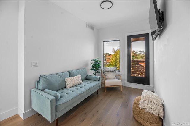 31 Atlantic Avenue, Seaview, NY 11770