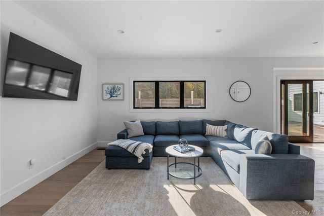 31 Atlantic Avenue, Seaview, NY 11770