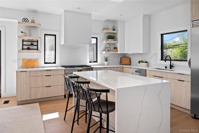 31 Atlantic Avenue, Seaview, NY 11770