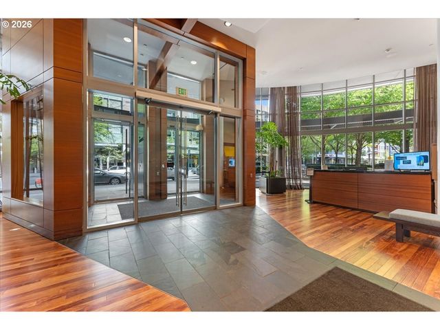 3601 S RIVER Pkwy 812, Portland, OR 97239