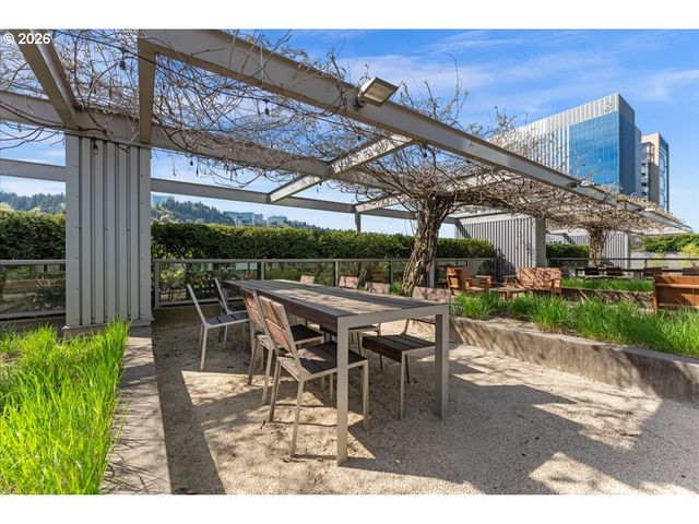 3601 S RIVER Pkwy 812, Portland, OR 97239