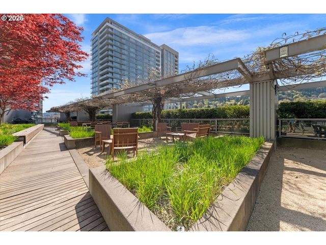 3601 S RIVER Pkwy 812, Portland, OR 97239