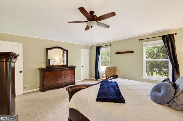 1526 Hickory Drive SW, Lilburn, GA 30047