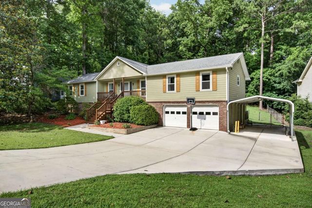 1526 Hickory Drive SW, Lilburn, GA 30047