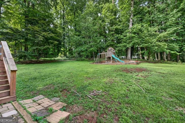 1526 Hickory Drive SW, Lilburn, GA 30047