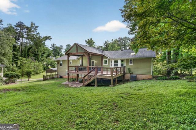 1526 Hickory Drive SW, Lilburn, GA 30047