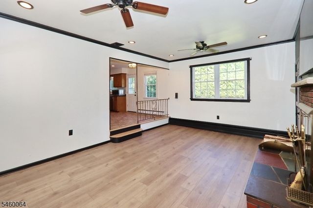 293 Cherry Hill Rd, Mountainside Boro, NJ 07092