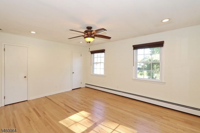 293 Cherry Hill Rd, Mountainside Boro, NJ 07092