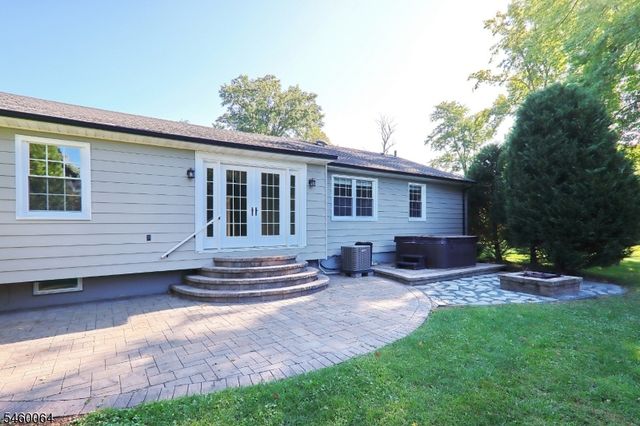 293 Cherry Hill Rd, Mountainside Boro, NJ 07092