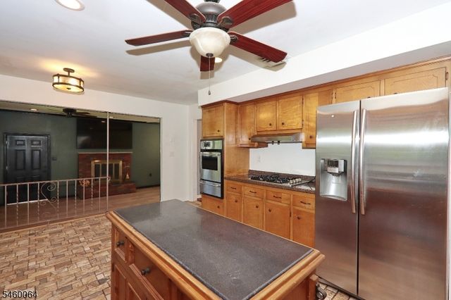293 Cherry Hill Rd, Mountainside Boro, NJ 07092