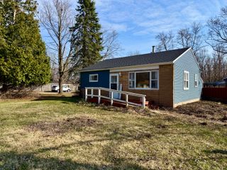 1001 Ferley Street, Lansing City, MI 48911