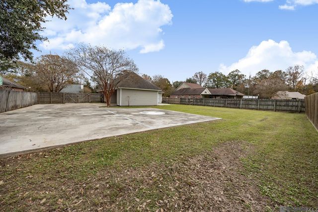 30403 Lafleur Rue, Walker, LA 70785