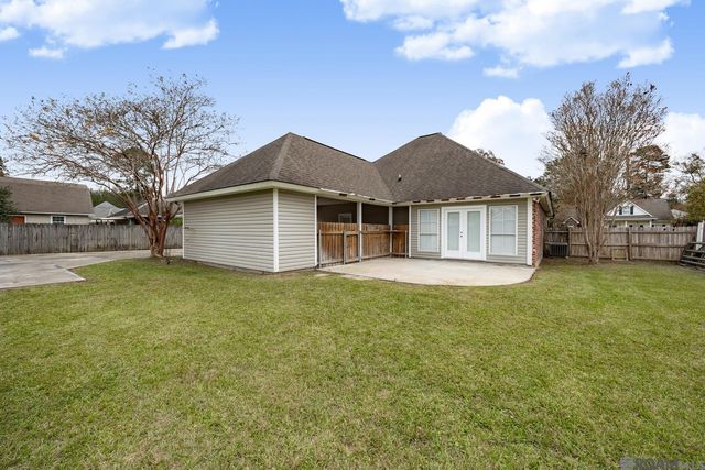 30403 Lafleur Rue, Walker, LA 70785