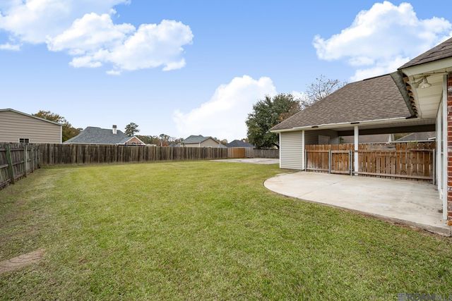 30403 Lafleur Rue, Walker, LA 70785