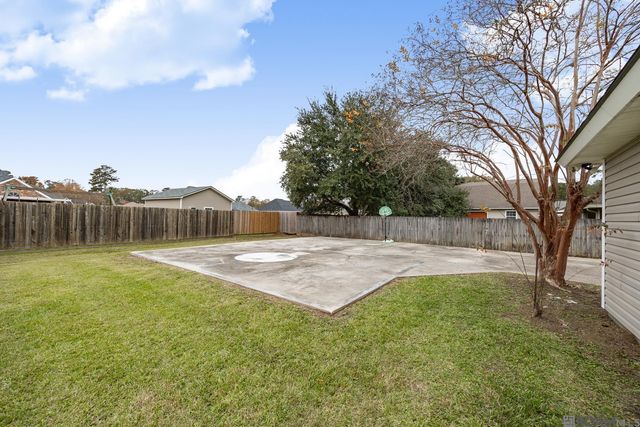30403 Lafleur Rue, Walker, LA 70785