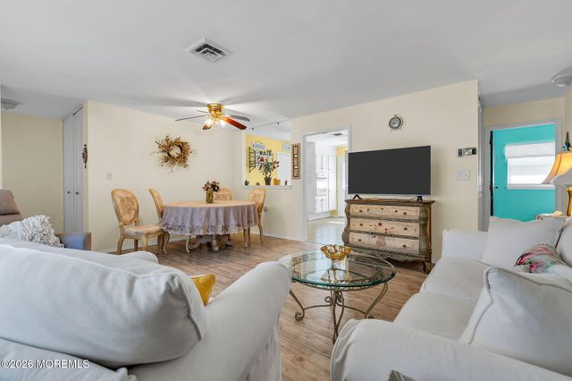 465D Thornbury Court, Lakewood, NJ 08701