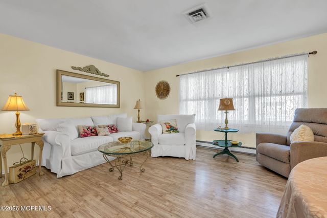 465D Thornbury Court, Lakewood, NJ 08701