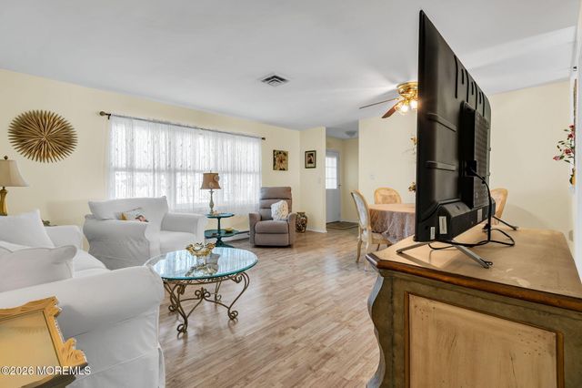 465D Thornbury Court, Lakewood, NJ 08701