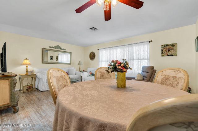 465D Thornbury Court, Lakewood, NJ 08701