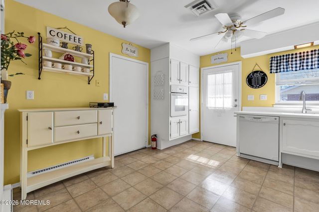 465D Thornbury Court, Lakewood, NJ 08701