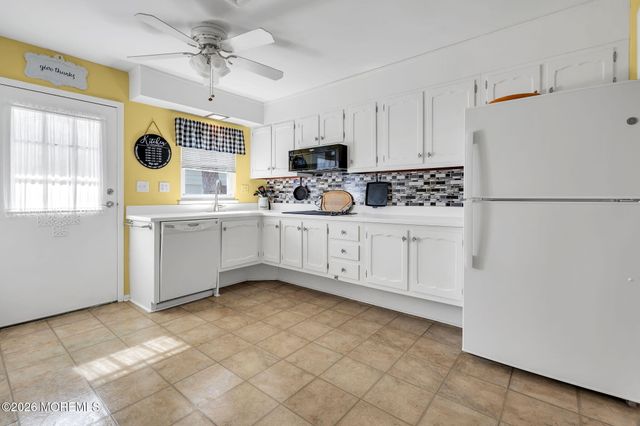 465D Thornbury Court, Lakewood, NJ 08701