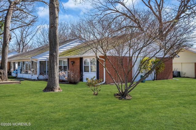 465D Thornbury Court, Lakewood, NJ 08701