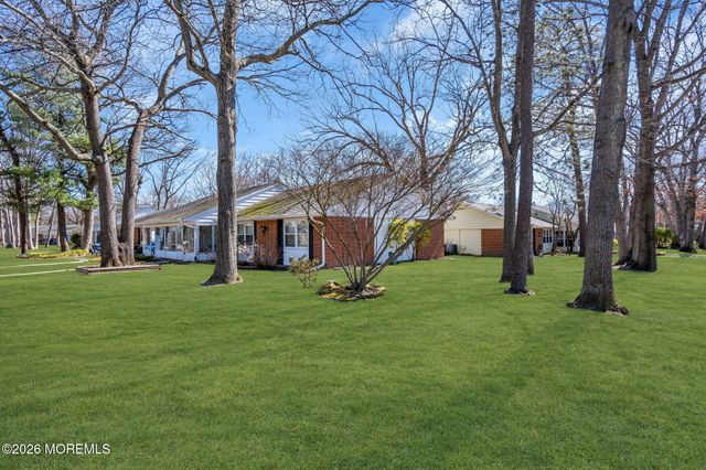 465D Thornbury Court, Lakewood, NJ 08701