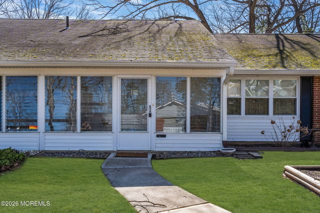 465D Thornbury Court, Lakewood, NJ 08701